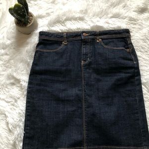 Banana Republic Dark Denim Midi Skirt Size 8